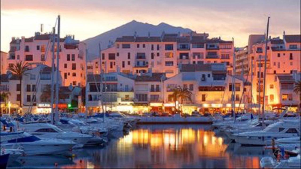 Beachfront Apartment In La Cala De Mijas Eksteriør billede